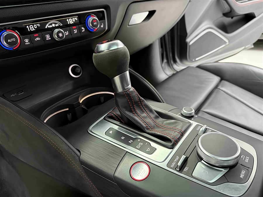 Audi RS 3 2019 car image #12