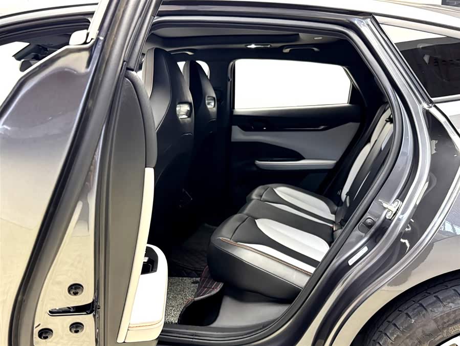 Changan UNI-V iDD 2024 immagine di auto #12