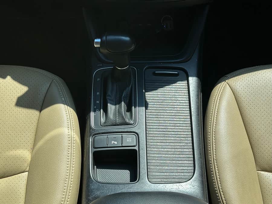 Kia Sorento 2014 изображение автомобиля #12