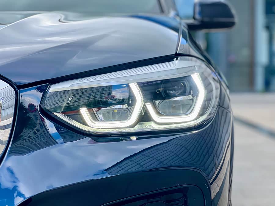 BMW X4 2020 car image #12