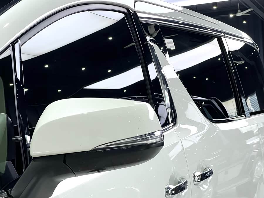Toyota Alphard 2021 car image #12