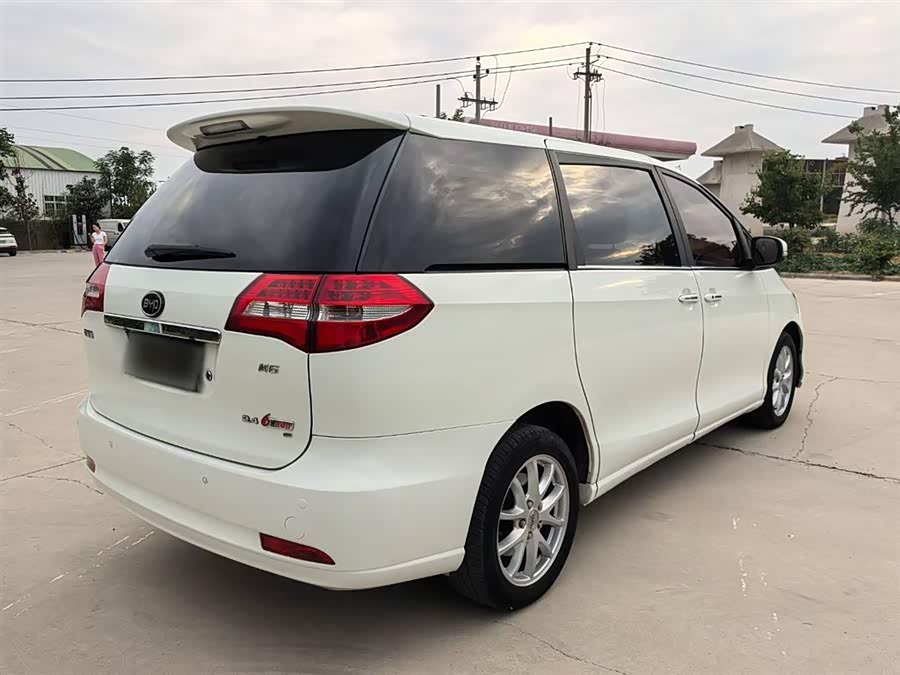 BYD M6 2016 car image #12
