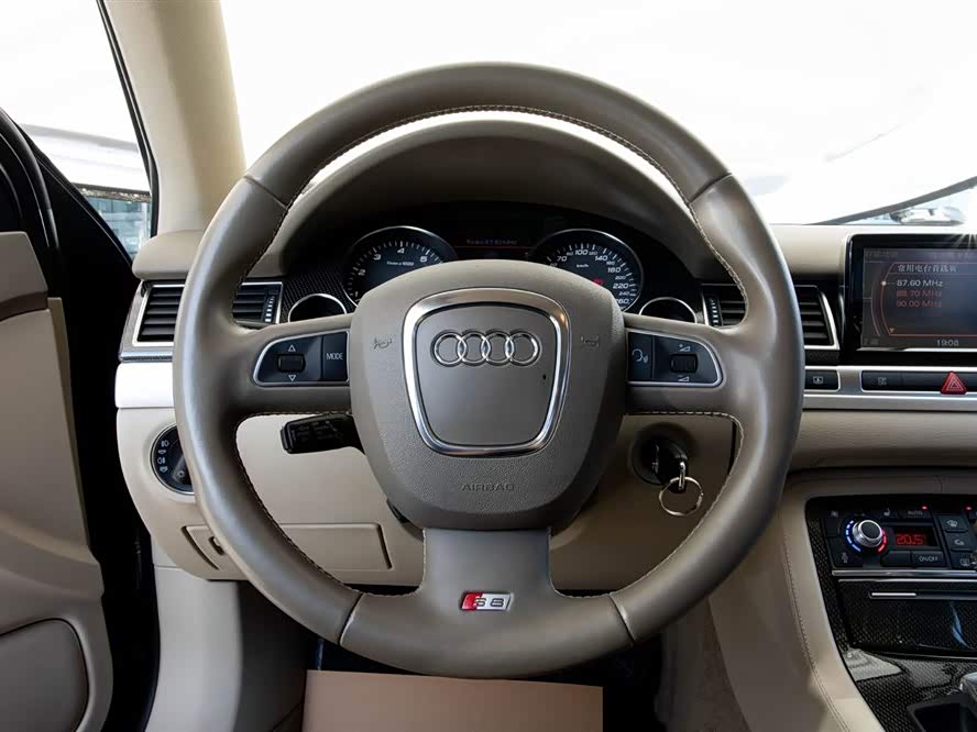 Audi S8 2009 car image #12