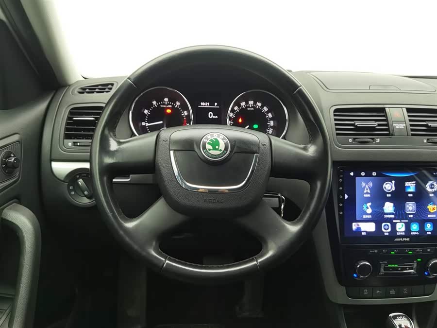 Skoda Yeti (Imported) 2014 car image #12