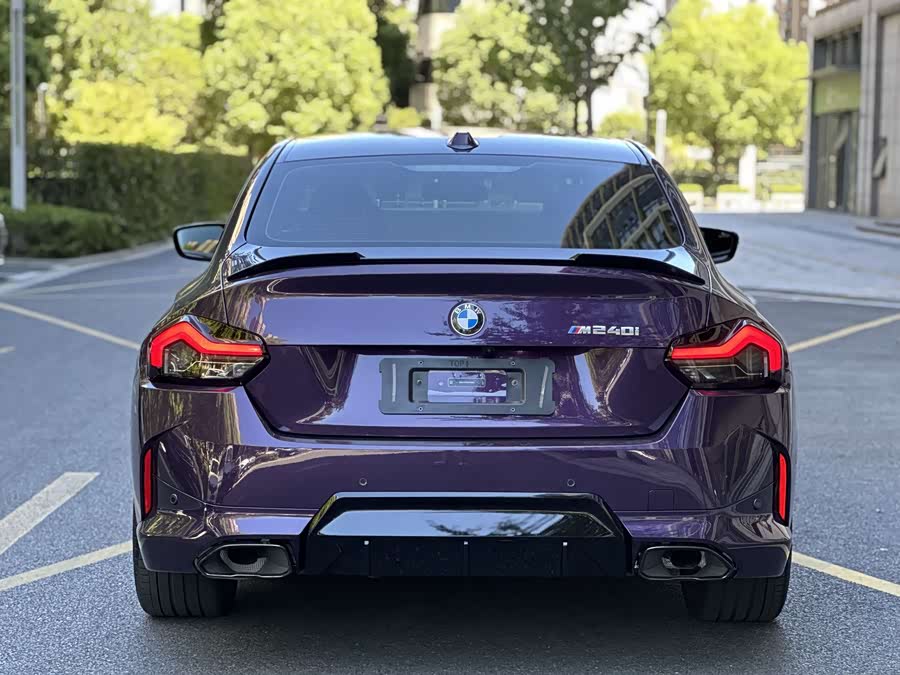 BMW M240i 2025 immagine di auto #12