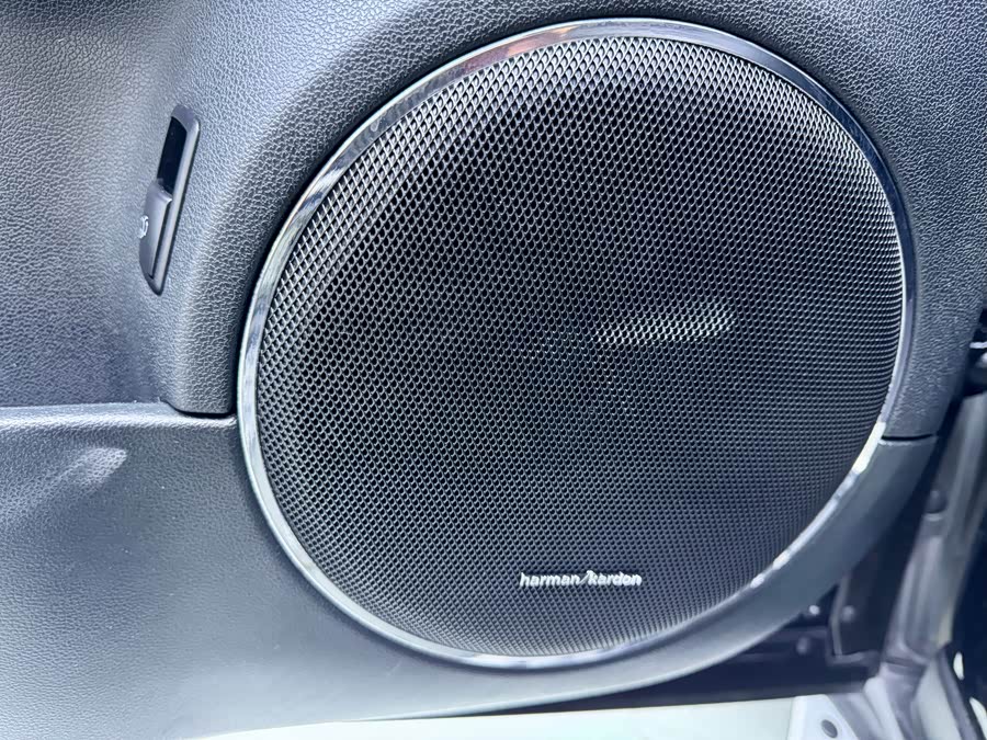 Mercedes-Benz GL Class 2011 car image #12