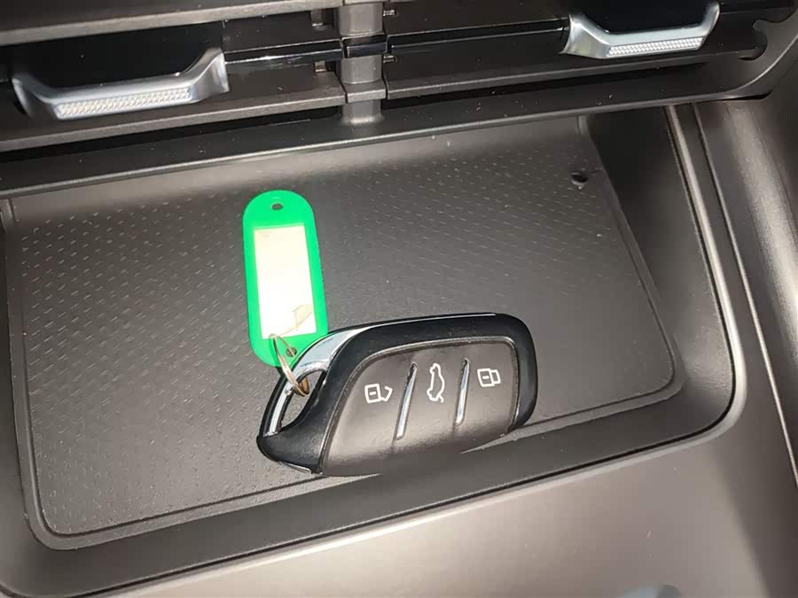 Roewe D5X DMH 2025 imagen de coche #12