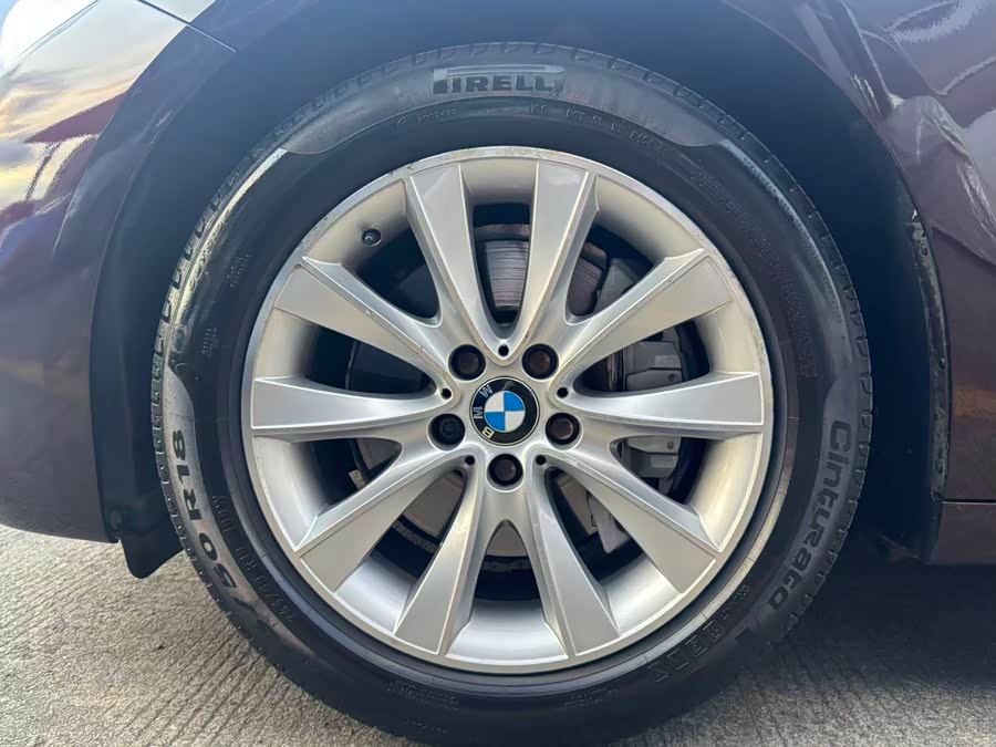 BMW 5 Series GT 2015 immagine di auto #12