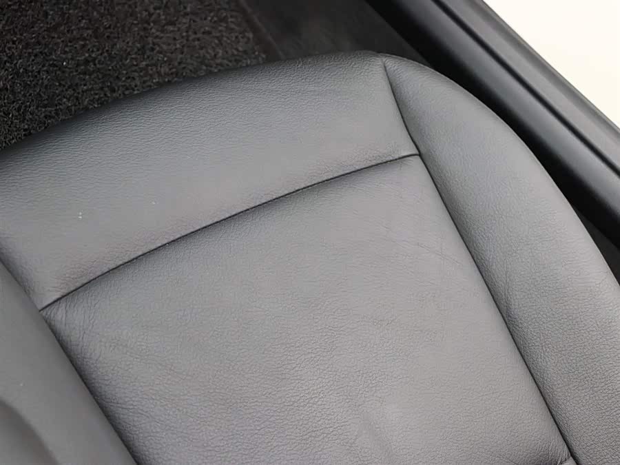 BMW Z4 2010 car image #12