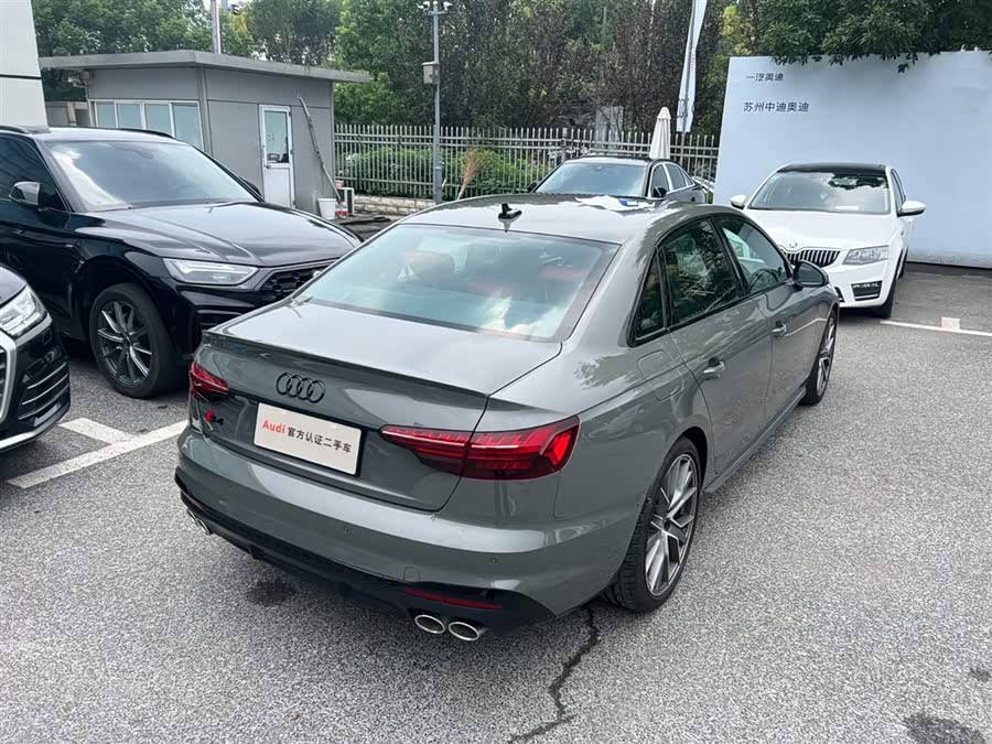 Audi S4 2023 صورة سيارة #12