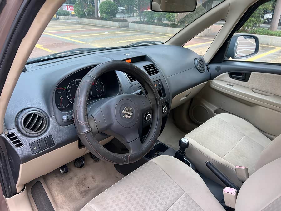 Suzuki SX4 Sedan 2014 imagem de carro #12