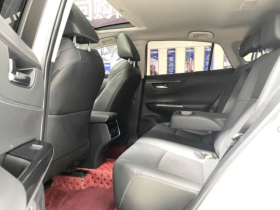 Toyota Venza 2023 car image #12