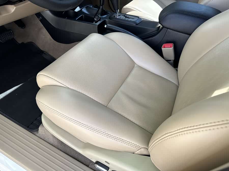 Toyota Fortuner 2016 immagine di auto #12