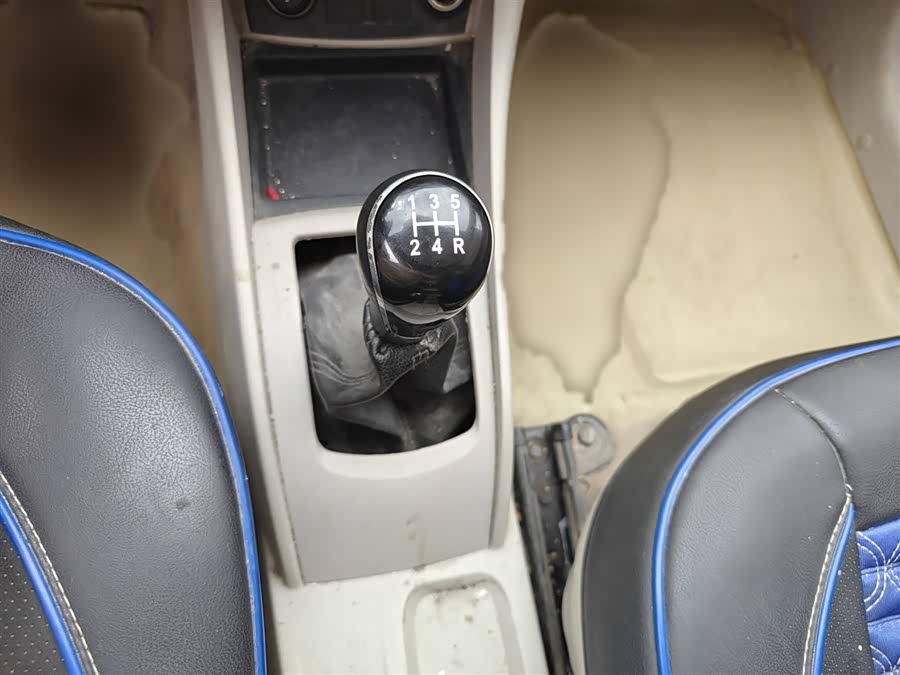 Changan Alsvin V5 2014 car image #12