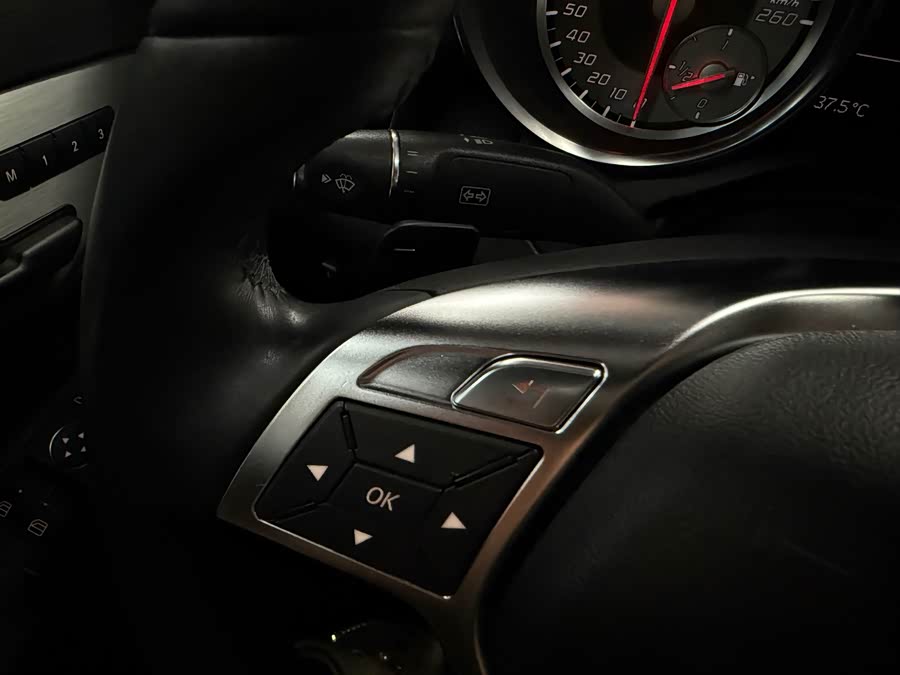 Mercedes-Benz SLK Class 2014 car image #12