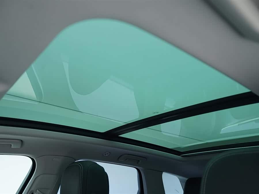 Volkswagen Touareg 2019 car image #12