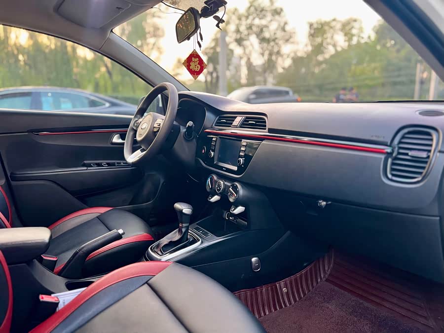 Kia Rio Cross 2018 صورة سيارة #12