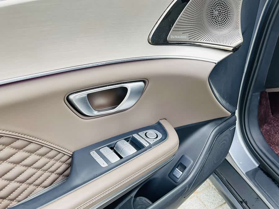 BYD Han 2023 car image #12