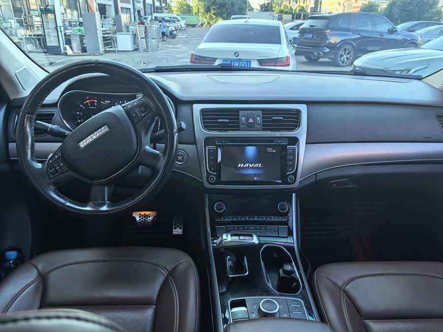 Haval H8 2018 car image #12