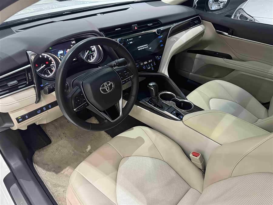 Toyota Camry 2020 car image #12