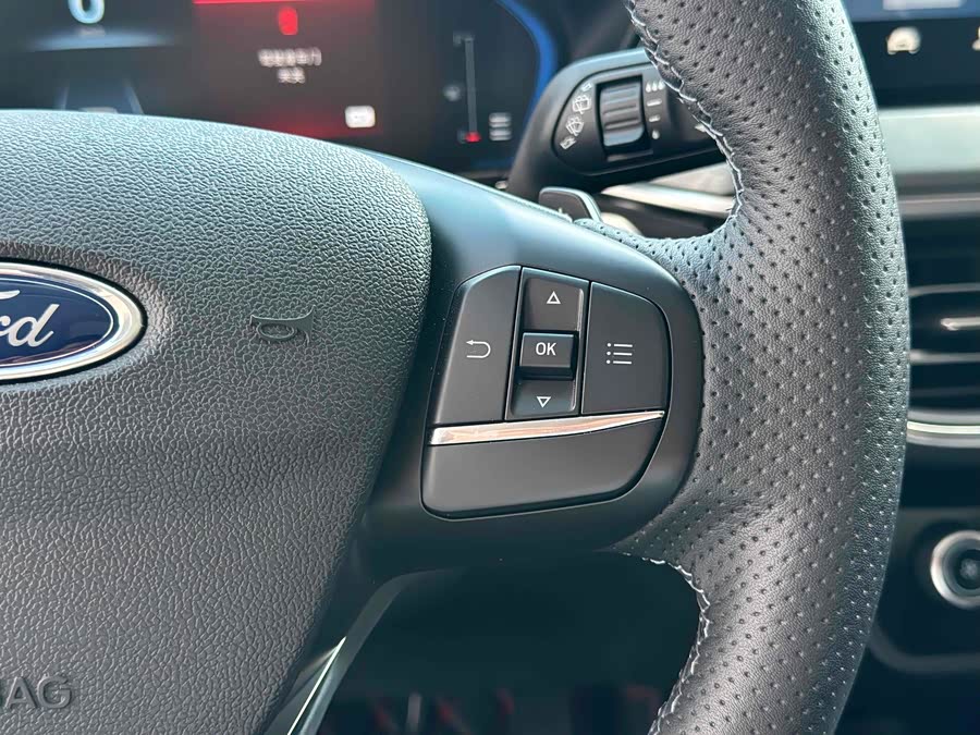 Ford Focus Active 2021 #12 Ford Focus Active 2021 car image #12