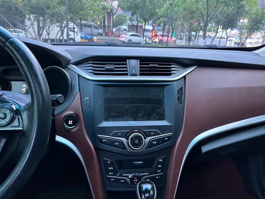 BYD G5 2015 #12 BYD G5 2015 изображение автомобиля #12