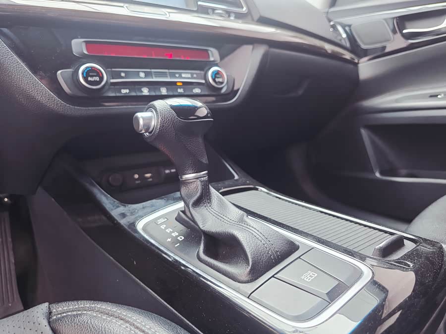 起亚 起亚K4 2015 汽车图片 #12