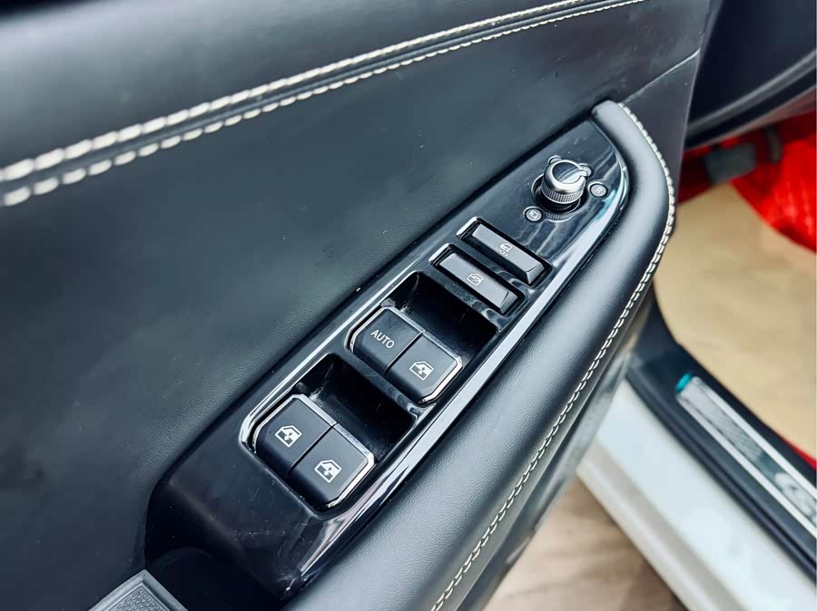 Changan CS85 Coupe 2019 car image #12