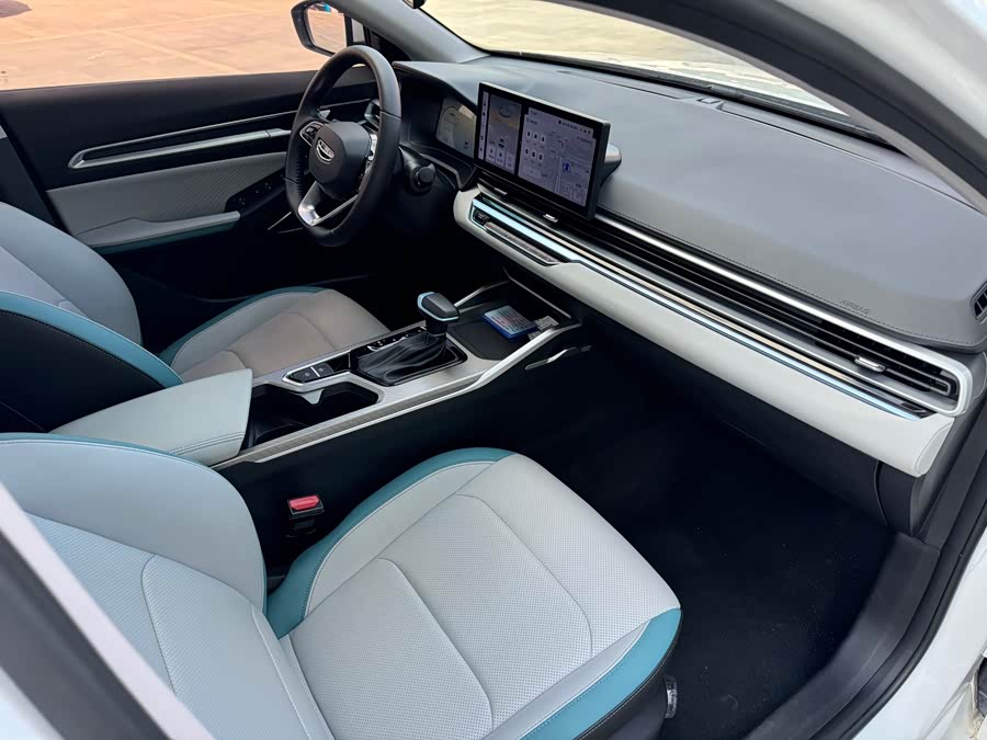 GEELY Emgrand 2024 car image #12