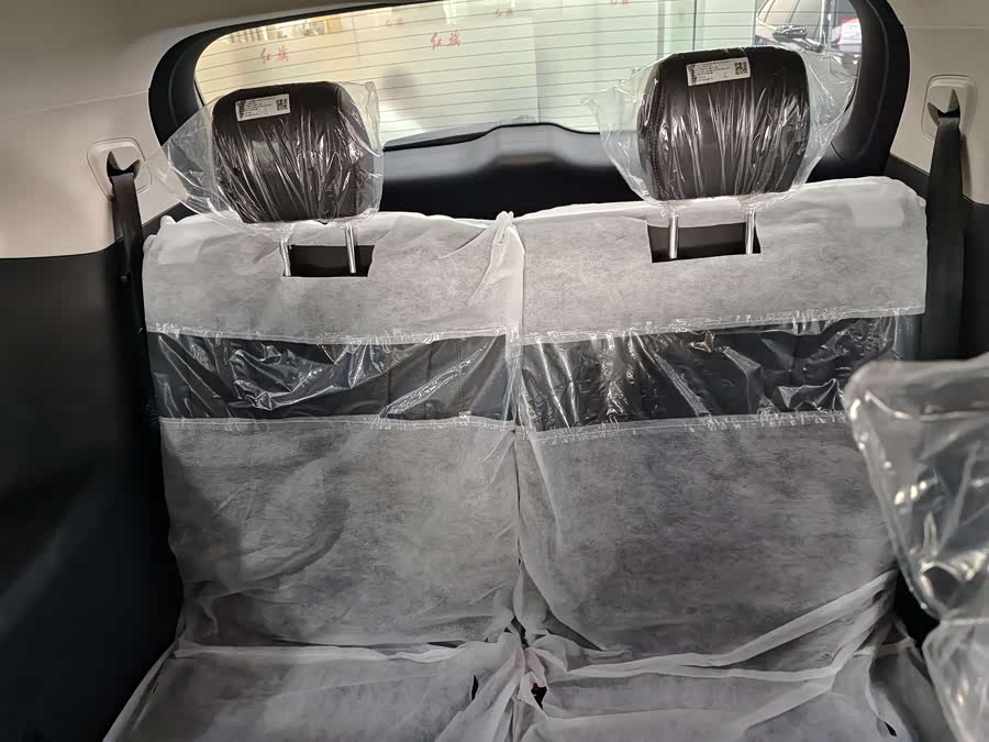 HongQi HS7 PHEV 2025 #12 HongQi HS7 PHEV 2025 car image #12