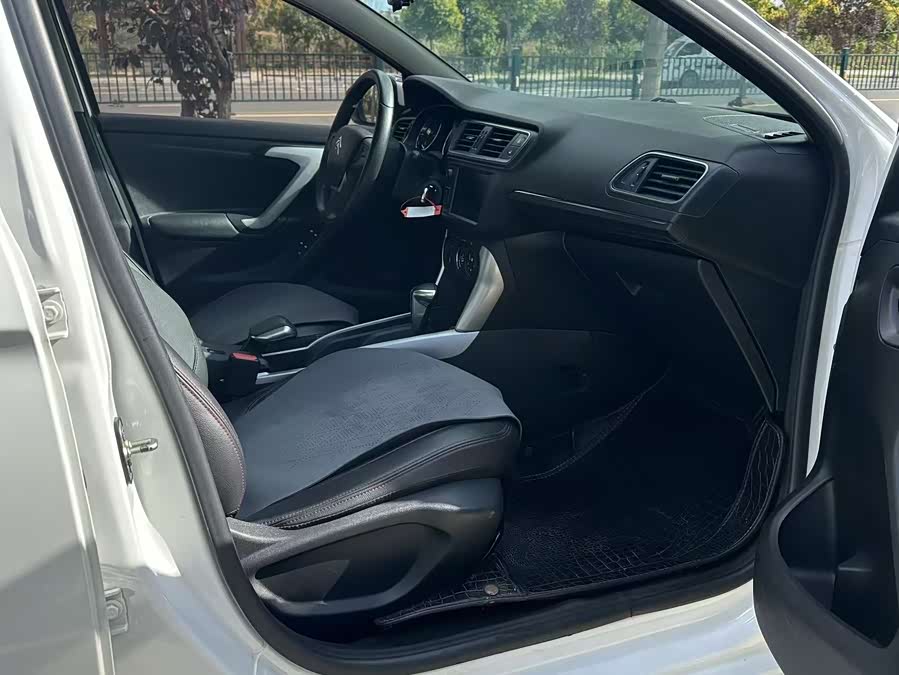 Citroen C3-XR 2015 car image #12