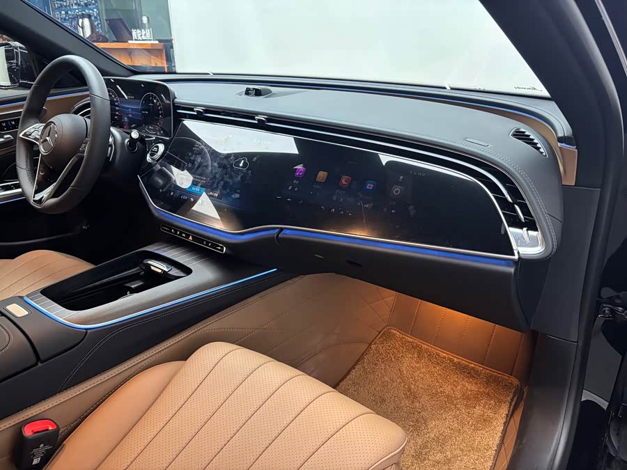 Mercedes-Benz E Class New Energy 2025 car image #12