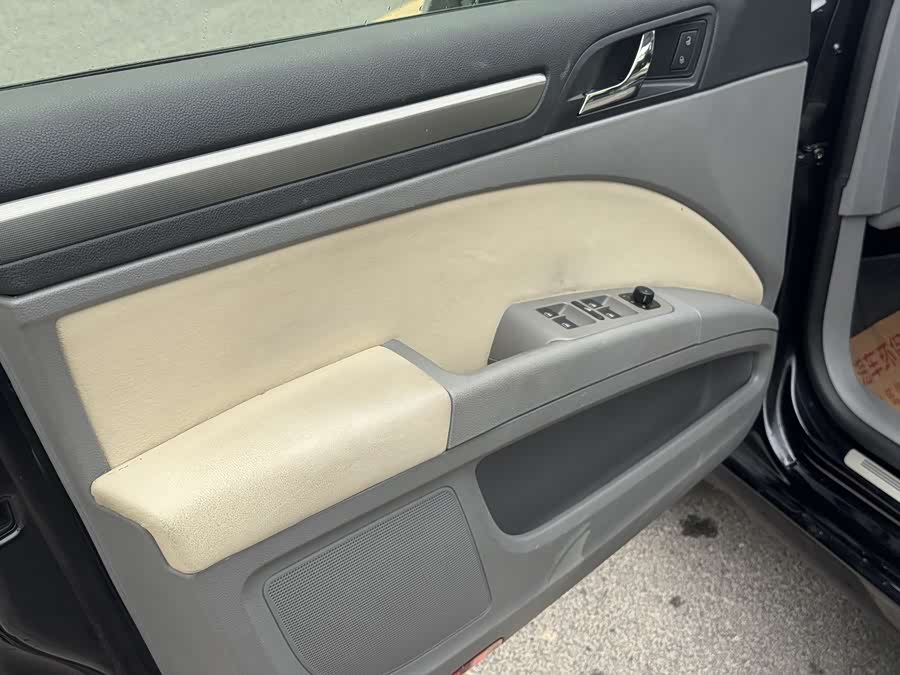 Skoda Superb 2013 car image #12