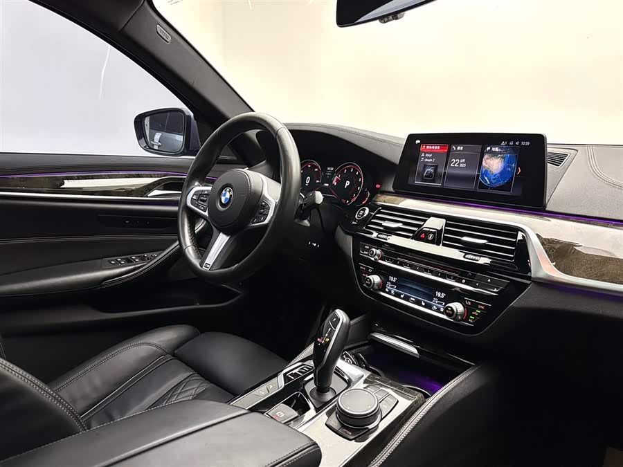 BMW 5 Series (Imported) 2018 car image #12