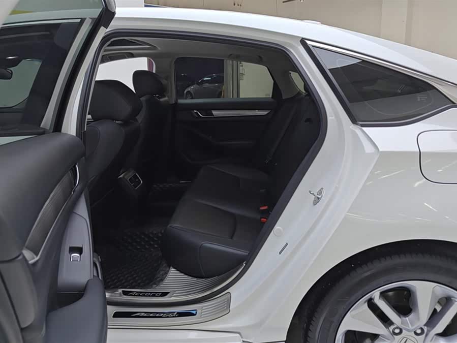 Honda Accord 2020 car image #12