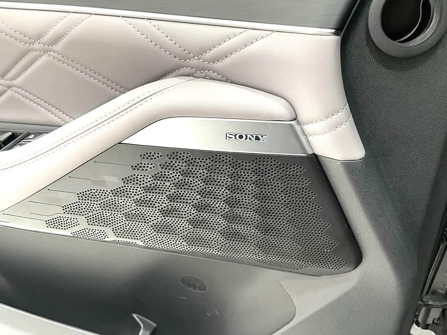 Changan UNI-K iDD 2022 car image #12