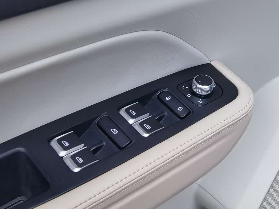 GEELY Monjaro MHEV 2022 car image #12