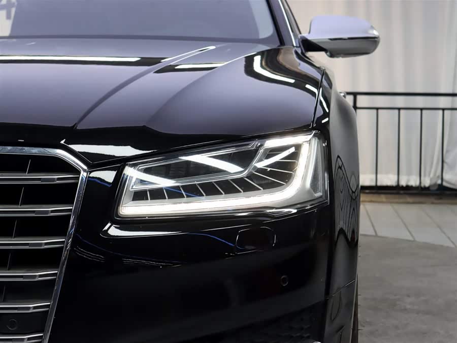 Audi S8 2015 car image #12