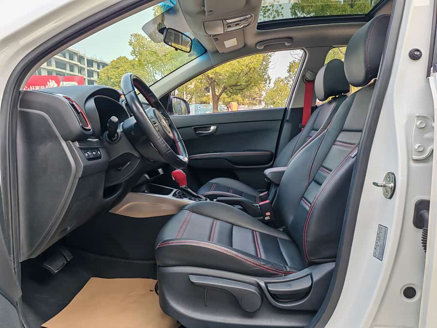 Kia Stonic 2017 car image #12