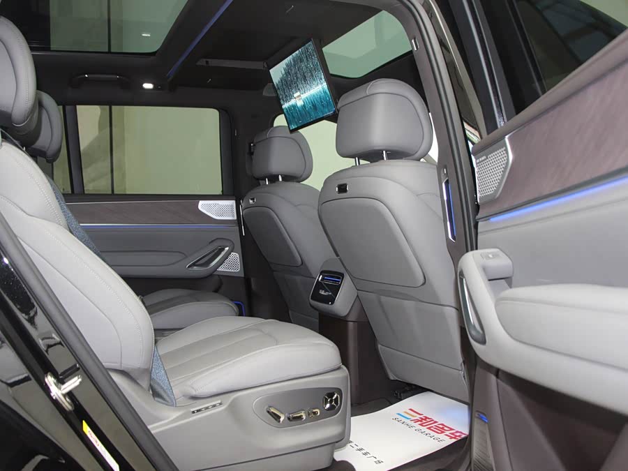 Denza N9 2025 صورة سيارة #12