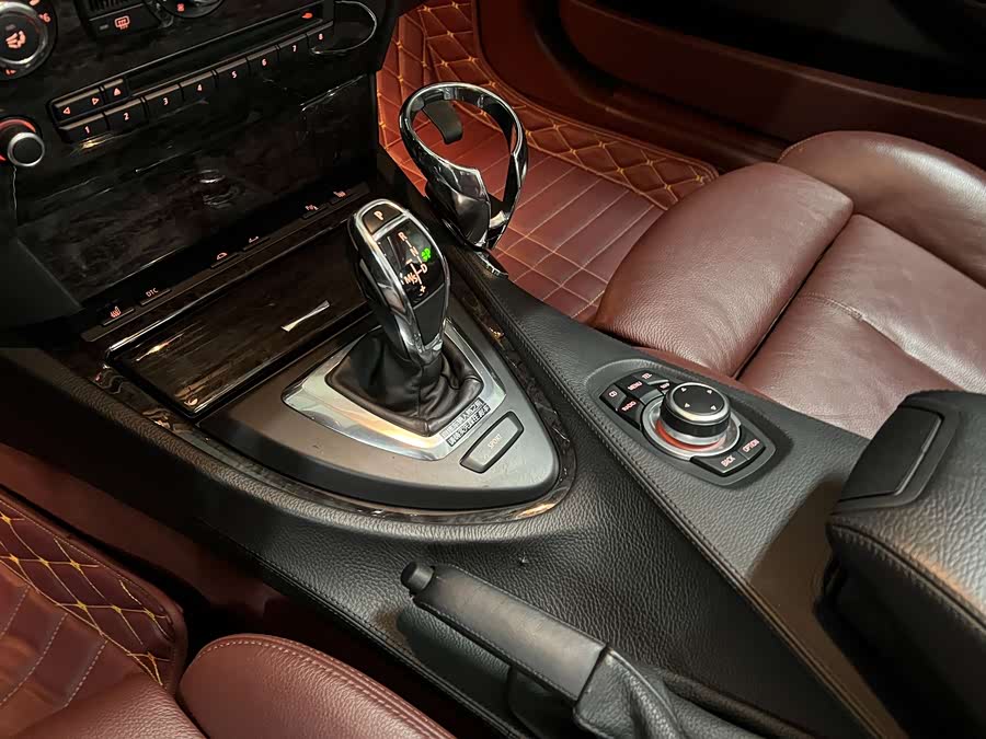 BMW 6 Series 2011 car image #12