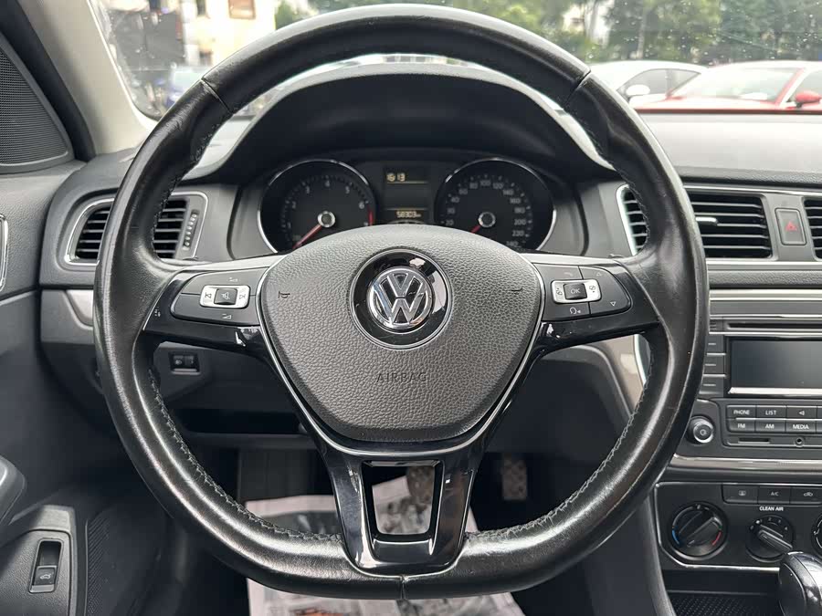 Volkswagen Lavida 2018 car image #12