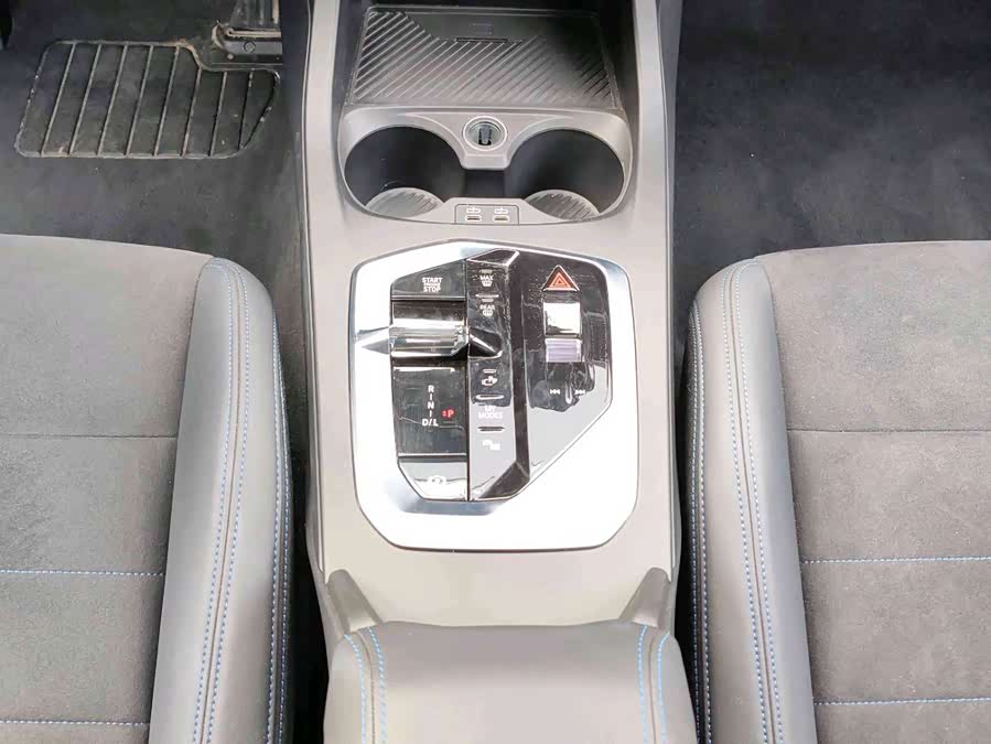 BMW 2 Series 2025 car image #12