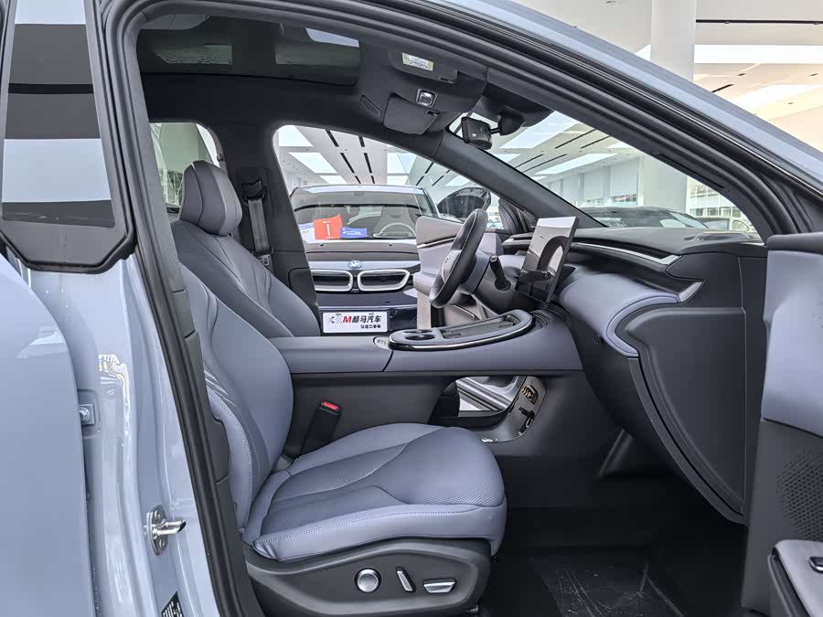 Xpeng G7 2025 صورة سيارة #12