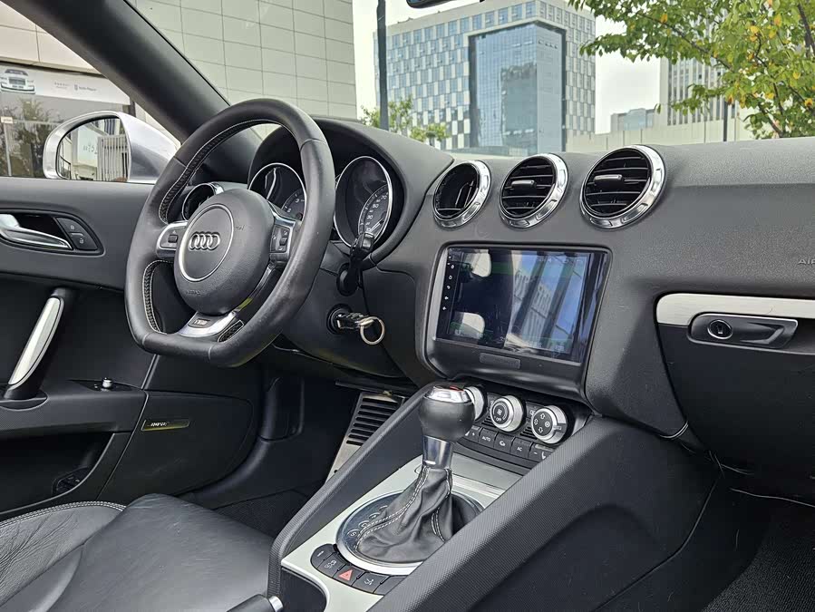 Audi TTS 2012 car image #12