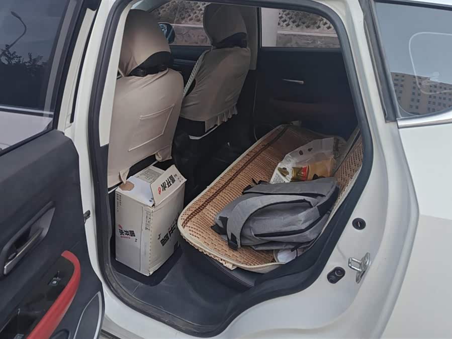 Haval H2s 2016 car image #12