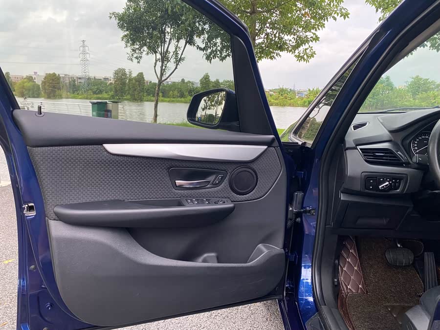 BMW 2 Series Tourer 2016 car image #12