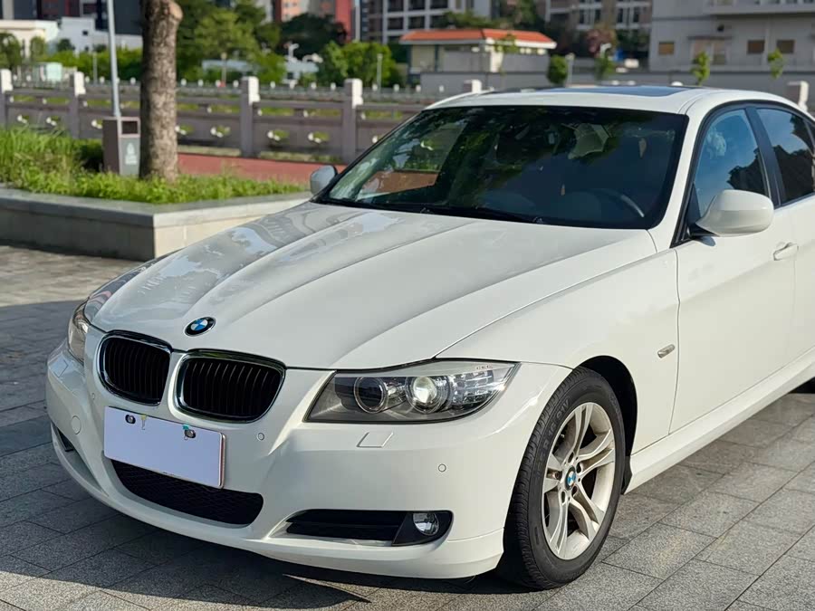 BMW 3 Series (Imported) 2010 car image #12