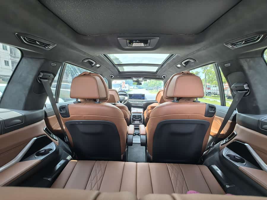 BMW X7 2023 immagine di auto #12