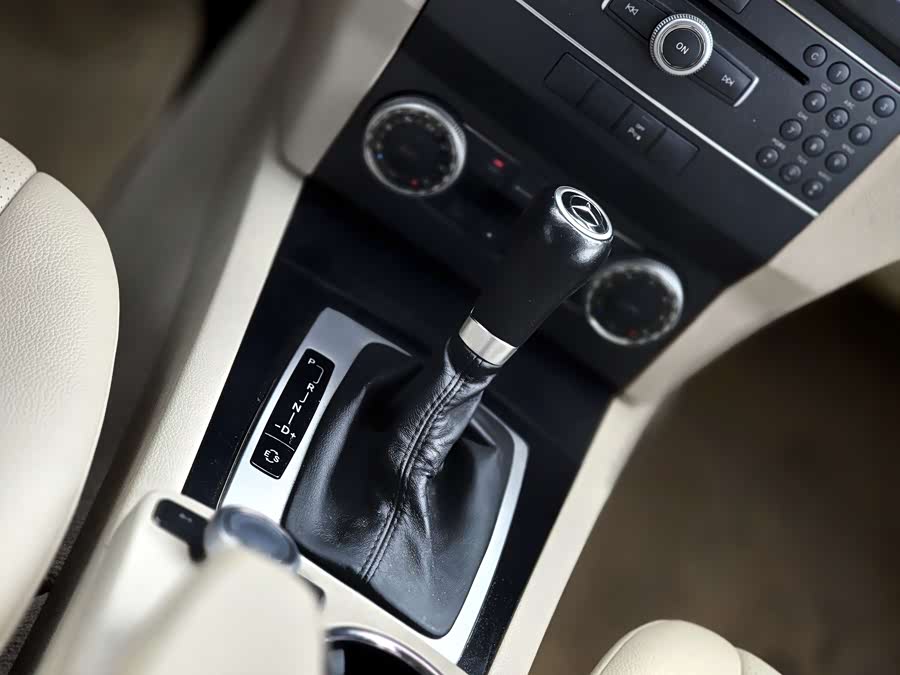 Mercedes-Benz GLK Class (Imported) 2010 #12 Mercedes-Benz GLK Class (Imported) 2010 car image #12